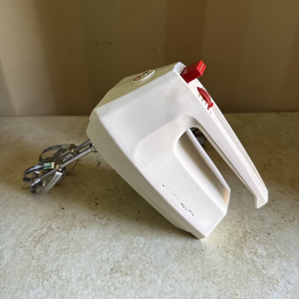 VINTAGE MODEL 79-1 HAMILTON BEACH SUPER MIXETTE PORTABLE MIXER Avocado Green